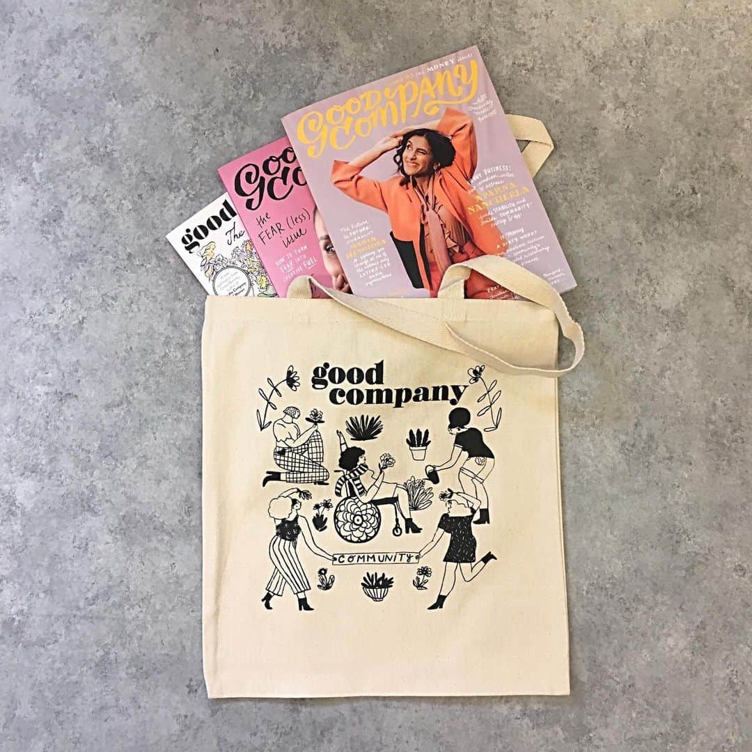 Grace Bonneyのインスタグラム：「✨💸✨#GIVEAWAY CLOSED!✨💸✨ @goodcompanyzine “The Money Issue” officially hits stands worldwide today so our publisher @artisan_books is celebrating the work of 65+ contributors by giving away ALL THREE ISSUES of @goodcompanyzine + GC totes to TEN LUCKY WINNERS across our feeds (@goodcompanyzine, @artisan_books, and @designsponge!) 💛 To enter, comment your biggest money fear or victory and tag a friend in the same comment below. More comments = more entries. Winners will be chosen by @artisan_books at random! #GoodCoMoney  NO PURCHASE NECESSARY. Open to US residents of the 48 Continental United States, age 18 years as of May 14, 2018. Sweepstakes begins at 03:30 a.m. Eastern Time (ET) and ends on 5/18/18 at 11:59 PM EST. Visit official rules here. Void where prohibited.」