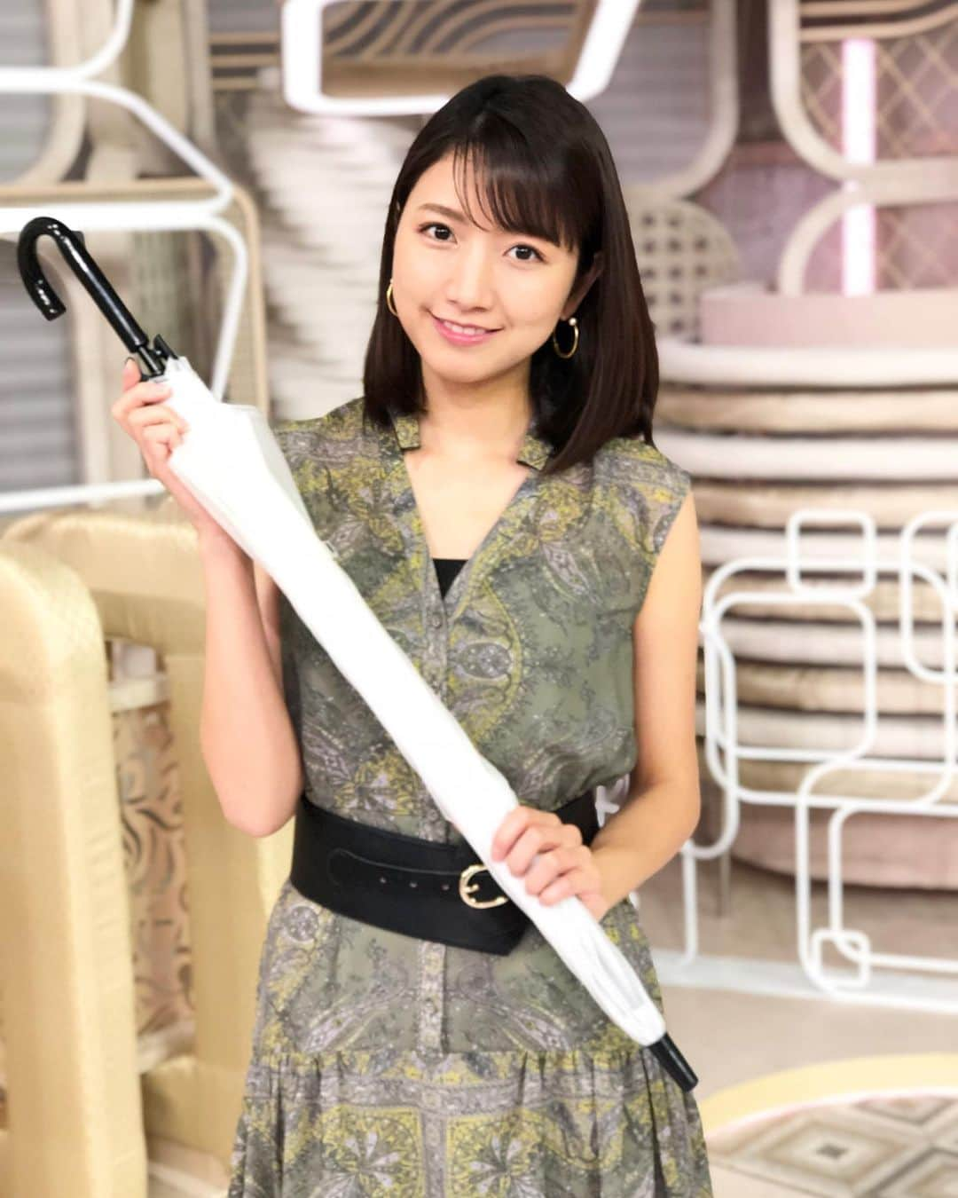 フジテレビ「THE NEWS α」さんのインスタグラム写真 - (フジテレビ「THE NEWS α」Instagram)「今日は全国で最も早く、奄美地方で梅雨入りが発表されました。 季節の移り変わりを感じます。 ☔️☔️☔️ 今夜もオンエア頑張ります。 是非ご覧ください。  今夜の衣装→#CELFORD  #livenewsα#ライブニュースα#フジテレビ#fujitv#ニュース#三田友梨佳#内田嶺衣奈#内野泰輔#鈴木唯#安宅晃樹#今湊敬樹」5月14日 23時32分 - news_alpha