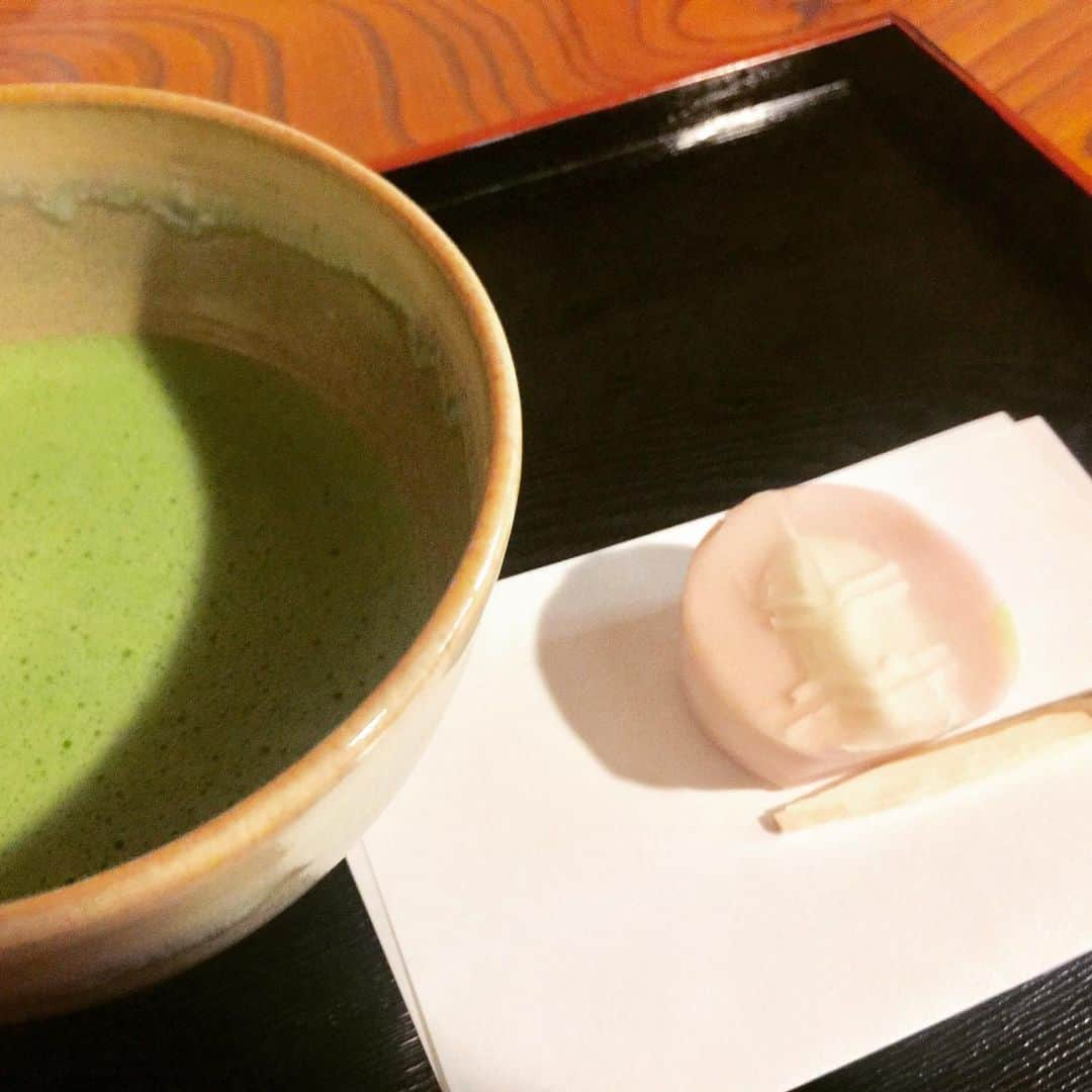 小柳津真由美さんのインスタグラム写真 - (小柳津真由美Instagram)「旧岩崎邸 喫茶でお抹茶と和菓子 和菓子は岩崎邸をかたどってる！  #旧岩崎邸 #お抹茶セット #和菓子が岩崎邸をかたどったレアな練り切り #小柳津真由美」5月14日 23時45分 - mayumioyaizu