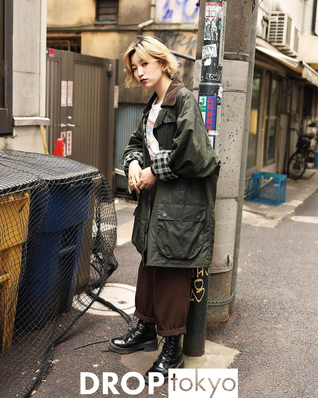 Droptokyoさんのインスタグラム写真 - (DroptokyoInstagram)「TOKYO STREET STYLES @drop_tokyo #🇯🇵 #streetstyle#droptokyo#tokyo#japan#streetscene#streetfashion#streetwear#streetculture#fashion#tokyofashion#japanfashion#ファッション#fashion#harajuku  Photography: @drop_tokyo」5月14日 23時37分 - drop_tokyo
