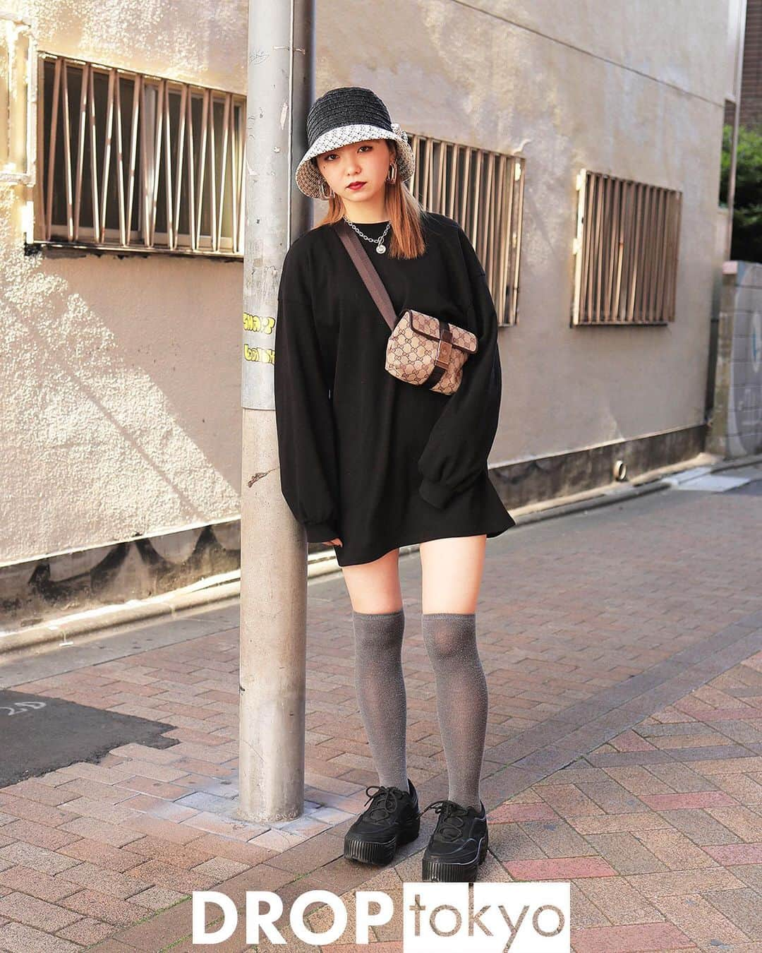 Droptokyoさんのインスタグラム写真 - (DroptokyoInstagram)「TOKYO STREET STYLES @drop_tokyo #🇯🇵 #streetstyle#droptokyo#tokyo#japan#streetscene#streetfashion#streetwear#streetculture#fashion#tokyofashion#japanfashion#ファッション#fashion#harajuku  Photography: @drop_tokyo」5月14日 23時37分 - drop_tokyo