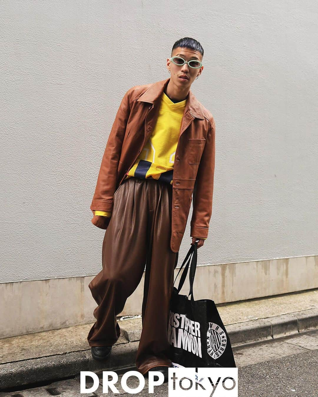 Droptokyoさんのインスタグラム写真 - (DroptokyoInstagram)「TOKYO STREET STYLES @drop_tokyo #🇯🇵 #streetstyle#droptokyo#tokyo#japan#streetscene#streetfashion#streetwear#streetculture#fashion#tokyofashion#japanfashion#ファッション#fashion#harajuku  Photography: @drop_tokyo」5月14日 23時37分 - drop_tokyo