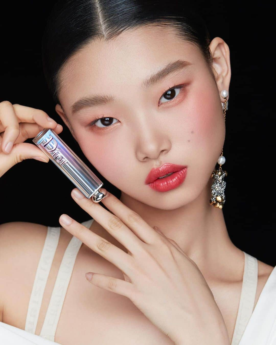 ペ・ユニョンさんのインスタグラム写真 - (ペ・ユニョンInstagram)「@dazedkorea May 2019 Cover issue  With @diormakeup @dior」5月14日 23時48分 - mulan_bae