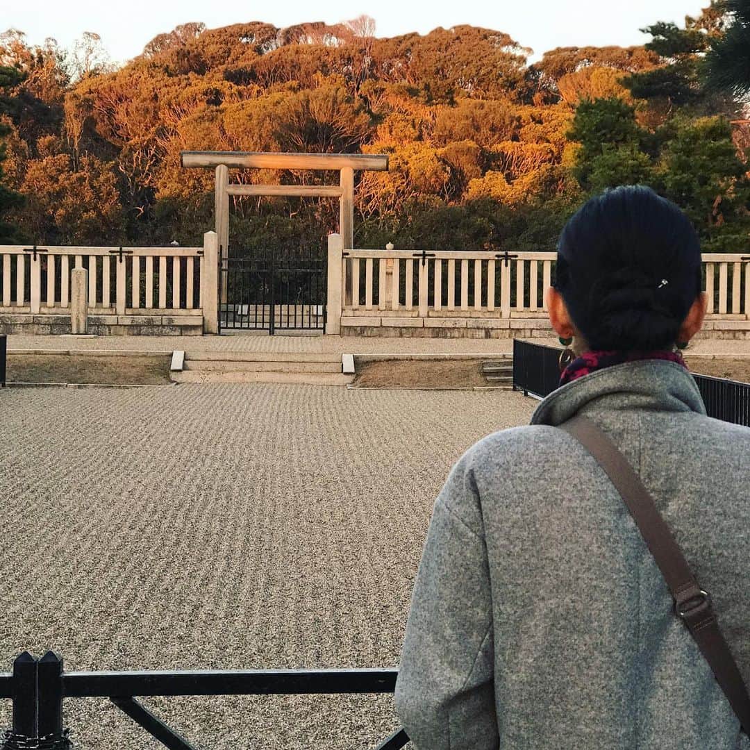 塚田文さんのインスタグラム写真 - (塚田文Instagram)「大阪から初めての世界文化遺産登録となることが概ね決まった模様。  発表されれば文化遺産としては国内19件目、自然遺産を含む世界遺産としては国内23件目なのだそうです。  一応、行ってみたんですけどね…  当たり前ながら、古墳は上から見ないと…  こうゆう眺めになります😅  中に入ることも勿論出来ませんのでね…  こうゆう眺めOnlyになります…。 だいぶ地味な世界遺産になりそうですね…。 #大阪府 #世界遺産 #百舌鳥古市古墳群 #読めるかなぁ #仁徳天皇陵 #前方後円墳 #ごめんなさい #森にしか見えない #カフェイロハ #ぜんざい  #japantrip #japantravel #osaka #worldheritage #nintokutennouryou #nintokutennoryokofun #ancienttomb #zenpoukouenfun  #zenzai #redbeanssoup #sweets」5月14日 23時57分 - tsukadaaya1976