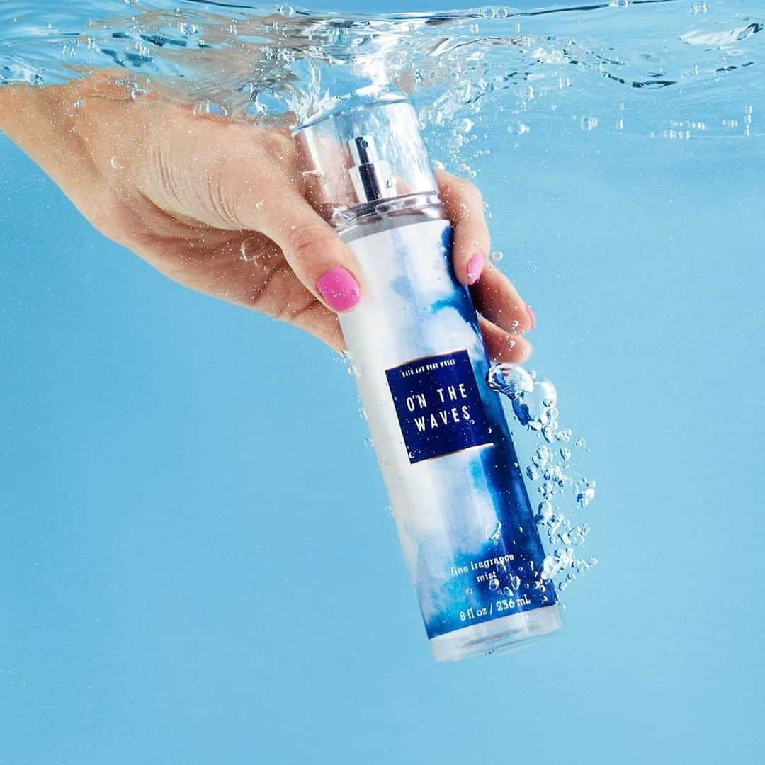 Bath & Body Worksさんのインスタグラム写真 - (Bath & Body WorksInstagram)「Drop a 🌊 if you can't wait to try NEW On the Waves – our refreshing blend of clear blue waters, sparkling mandarin, water lily & ocean driftwood!」5月15日 0時01分 - bathandbodyworks