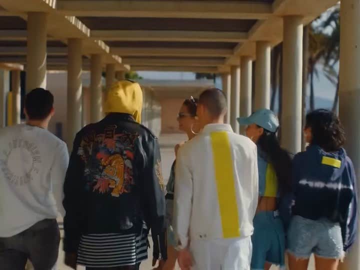 ディーゼルのインスタグラム：「Swing back and forth, always in denim #DieselHi5h #Summer19 #DieselDenim . . @vegaessermeant @alecardonaca @annagryzlova @black.benson @j.felipe.v @gerardalbajar」