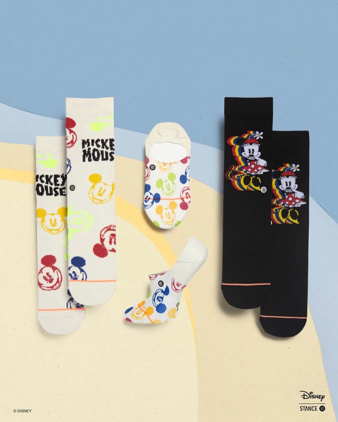 Stanceさんのインスタグラム写真 - (StanceInstagram)「Mouseketeers unite ✨ With technicolor stylings of the short Disney films of the 30s and 40s, our latest Mickey and Minnie collection is a fresh spin on two classics. Re-imagined with bold color blocking and some 90s era influence, the collection introduces new styles for Men, Women, and Kids. #DisneyxStance」5月15日 0時13分 - stanceofficial