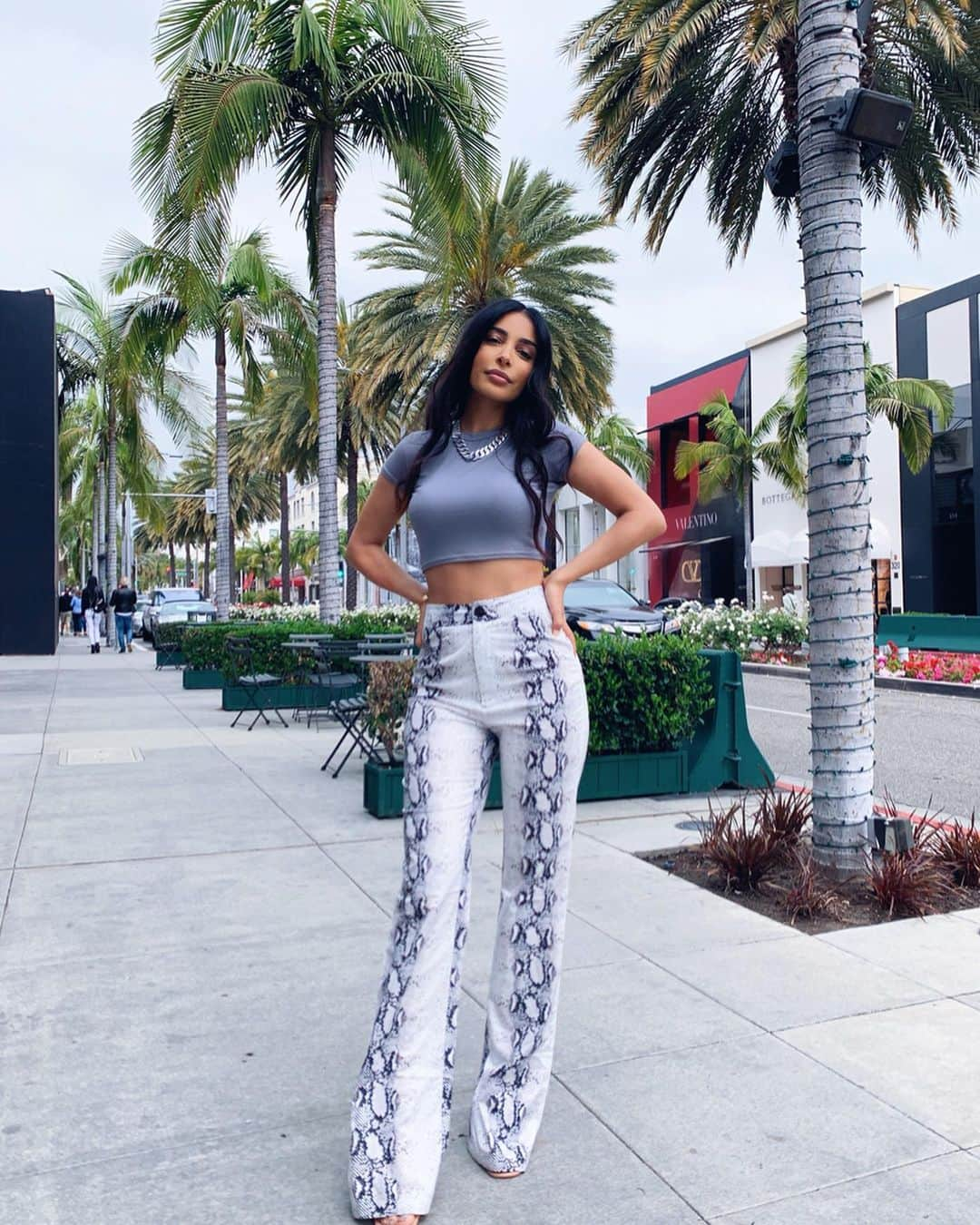 sananasさんのインスタグラム写真 - (sananasInstagram)「Rodeo Drive 🌴Vous voyez je souris parfois en photo 😁 J’adore ce look @PrettyLittleThing, simple mais efficace 👌🏻😜 __ #Outfit #PLT #PrettyLittleThing #Fashion #FashionInspiration」5月15日 0時15分 - sananas2106