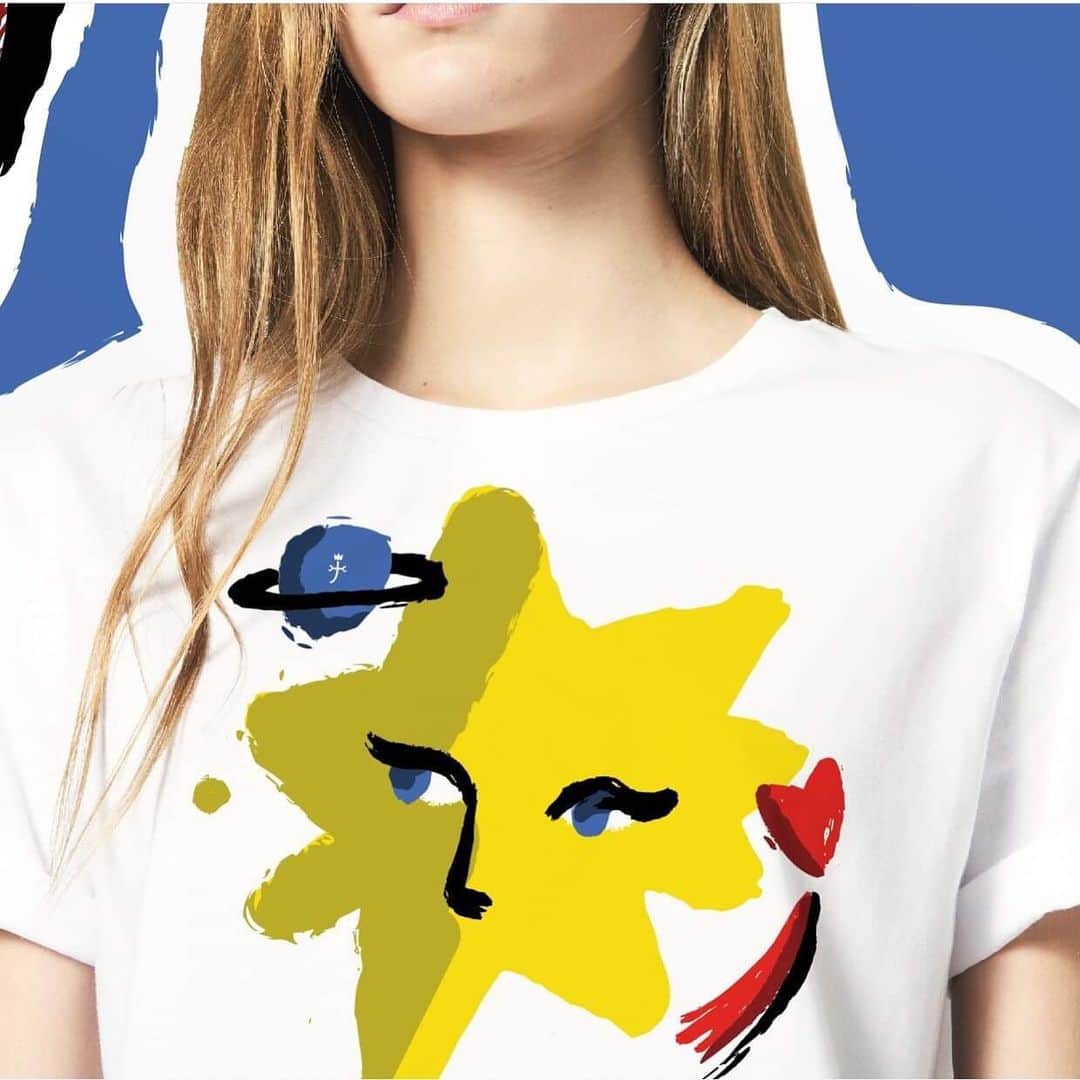 のインスタグラム：「Une nouvelle collection capsule exclusive débarque sur notre e-shop !  Des étoiles plein les yeux, vous aussi diffusez l’HappyCulture à la fête des Mères avec nos modèles issus de la collection Fir’Maman !  A cette occasion profitez d'un code promo de -10% sur tout notre e-shop. FIRMAMAN10 💫  A new exclusive capsule collection arrives on our e-shop ! Some stars in the eyes, you should also spread Happy’Culture on Mother’s Day with our products from the Fir’Maman collection!  At this occasion enjoy de promo code of -10% on all our e-shop. FIRMAMAN10 💫 #Castelbajac #HappyCulture  #Castelbajac #Paris #Fashion #Mode #Newcollection #Exclusive #MothersDay」