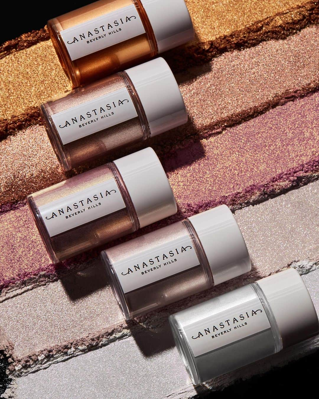 Anastasia Beverly Hillsさんのインスタグラム写真 - (Anastasia Beverly HillsInstagram)「✨✨Loose Pigments✨✨ 5 shades - swipe for swatches • $22 each • Net weight 6g/0.21oz • Vegan & Cruelty Free • Paraben Free • Launches US + UK ABH sites at 5/21 at 9am PST • Domestic retailers launching 5/28 online-only」5月15日 1時02分 - anastasiabeverlyhills