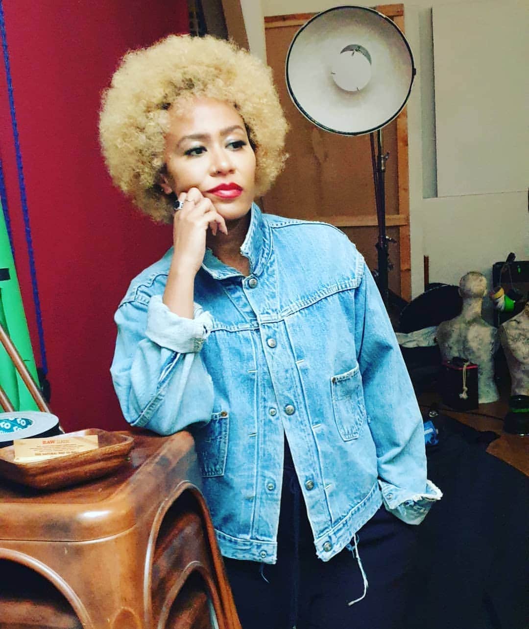 Emeli Sandéのインスタグラム：「🤔💭 What am I thinking?」