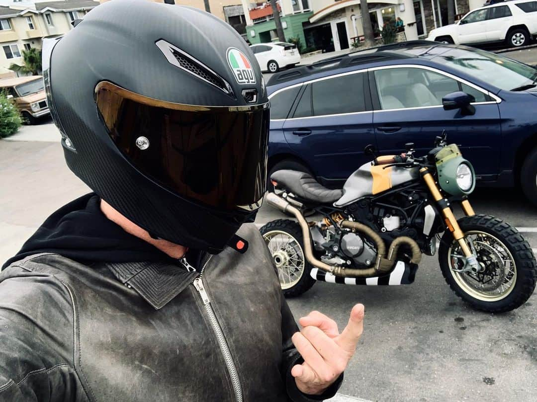 トム・デロングさんのインスタグラム写真 - (トム・デロングInstagram)「Morning ride...」5月15日 1時03分 - tomdelonge