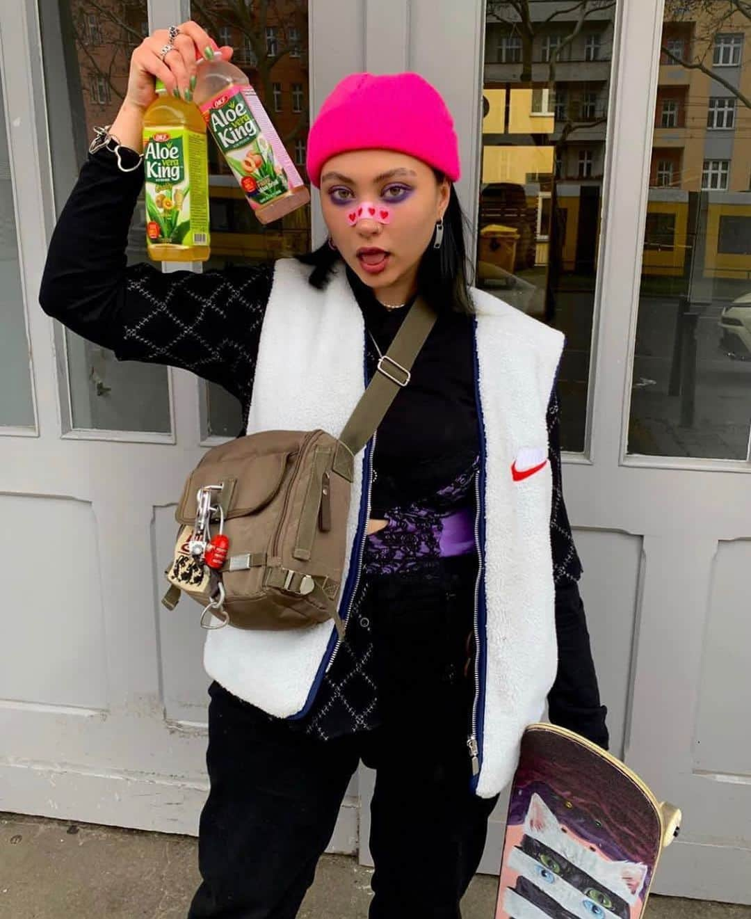 ジョージジーナ&ルーシーさんのインスタグラム写真 - (ジョージジーナ&ルーシーInstagram)「How pretty is she?! @mad.xtina rocking a vintage GGL Bag 🔥 • • • • • • #georgeginalucy #streetwear #streetstyle #streetfashions #bag #hypebae #hypebeast #streetwear #streetstyle #sneakers #kicksonfire #outfit #details #outfitdetails #dog #highsnobiety #minimalmovement #kicksonfire #hsstyle #blogger #fashionblogger #blogger_de #ootd #35mm #ink #france #paris  #softgrunge #grungegirl」5月15日 0時55分 - georgeginalucy