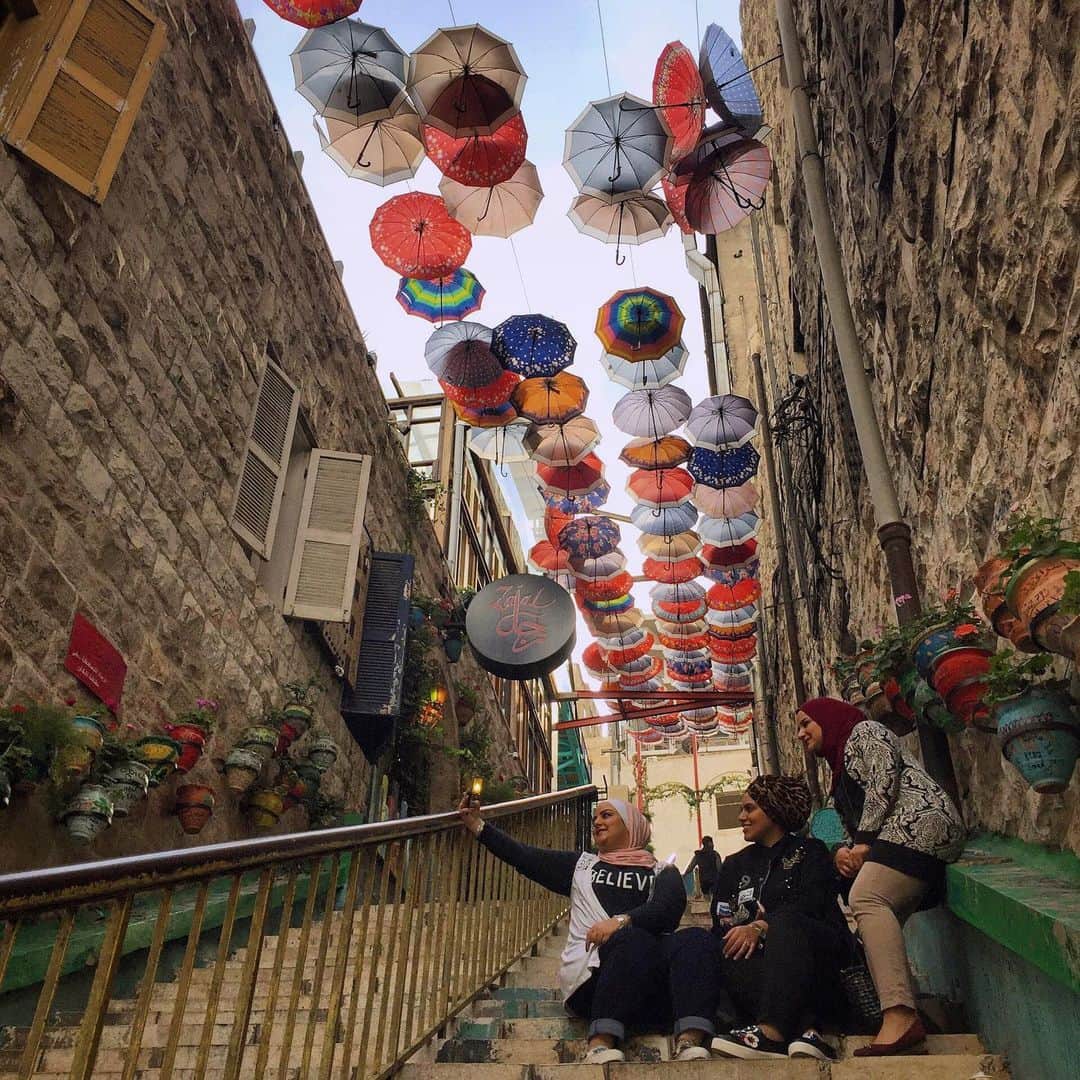 ナショナルジオグラフィックさんのインスタグラム写真 - (ナショナルジオグラフィックInstagram)「Photo by Muhammed Muheisen @mmuheisen | Downtown Amman, known as Al Balad, is one of the oldest areas of the capital of Jordan. For more photos and videos from different parts of the world, follow me @mmuheisen and @mmuheisenpublic #muhammedmuheisen #Amman #الاردن」5月15日 1時05分 - natgeo