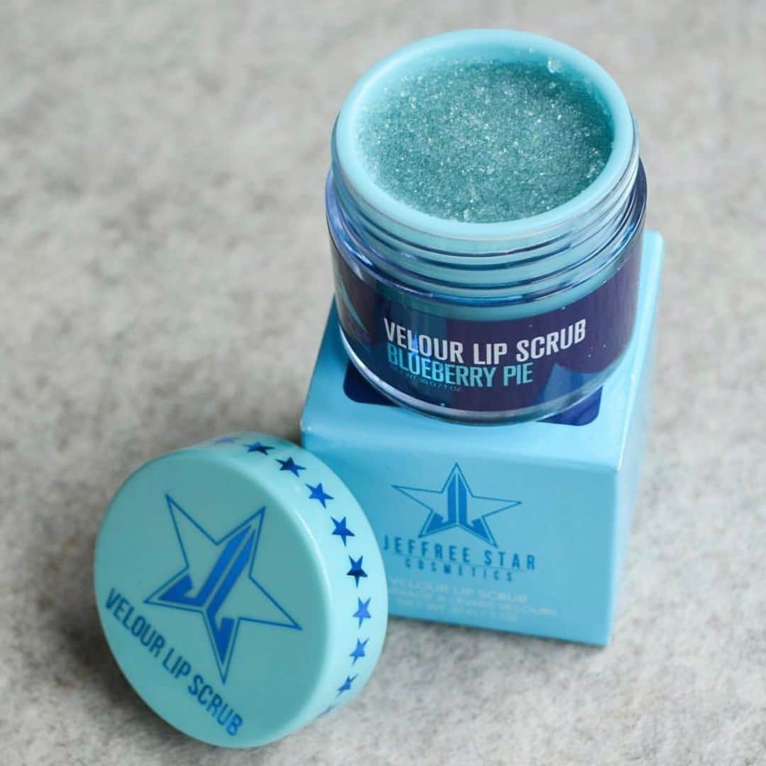 Jeffree Star Cosmeticsさんのインスタグラム写真 - (Jeffree Star CosmeticsInstagram)「Keep your lips smooth and perfect all year  round with our #velourlipscrub’s 🍇💙 Vegan & edible, infused with nourishing ingredients 👄 #jeffreestarcosmetics #lipscrub」5月15日 1時13分 - jeffreestarcosmetics