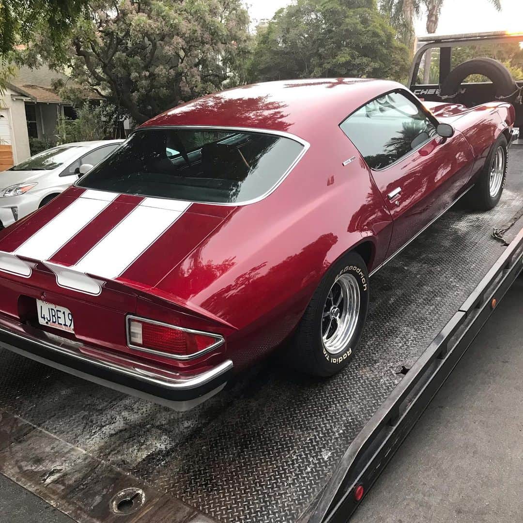ストーン・コールド・スティーブ・オースチンのインスタグラム：「Goin’ places.. 1974 #chevy #camaro #z28」