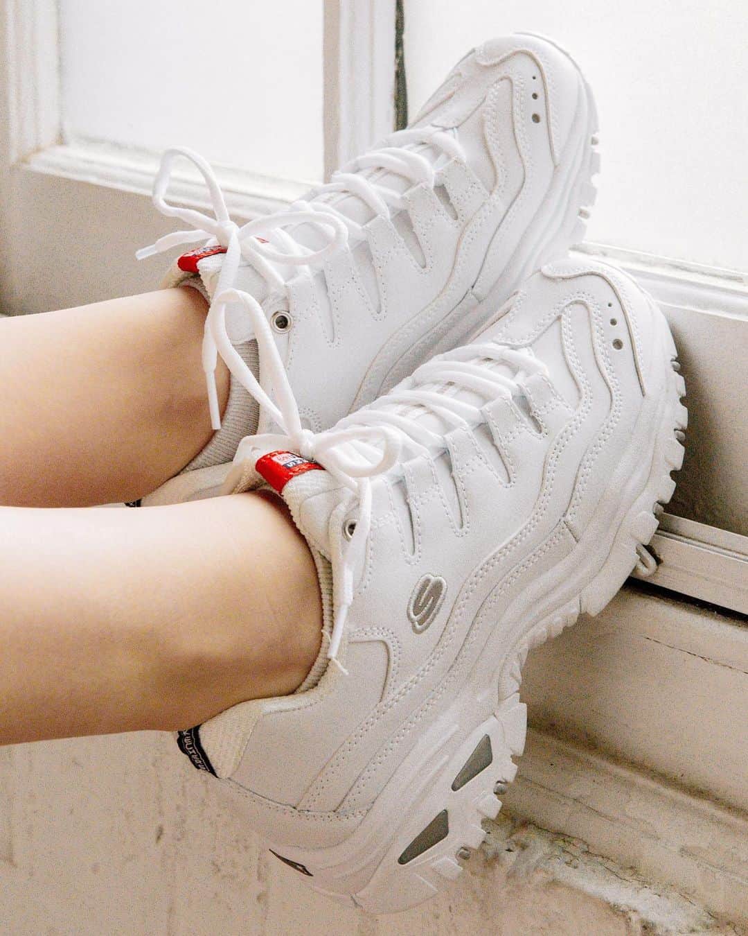 Urban Outfittersさんのインスタグラム写真 - (Urban OutfittersInstagram)「Sneakers of the summer = the always essential, extra comfy, iconic @Skechers Energy sneaker. #UOonYou」5月15日 1時41分 - urbanoutfitters