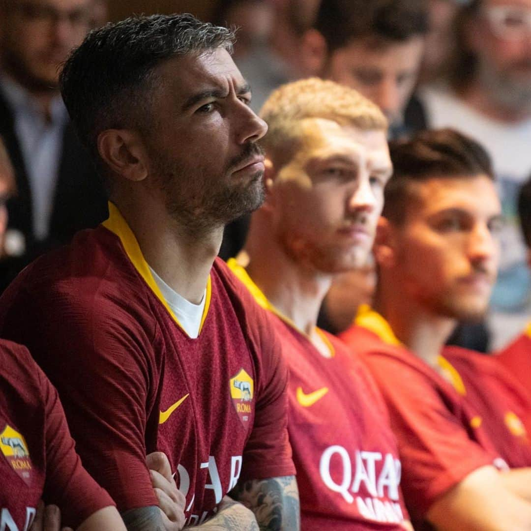 ASローマさんのインスタグラム写真 - (ASローマInstagram)「💛♾❤️」5月15日 1時42分 - officialasroma