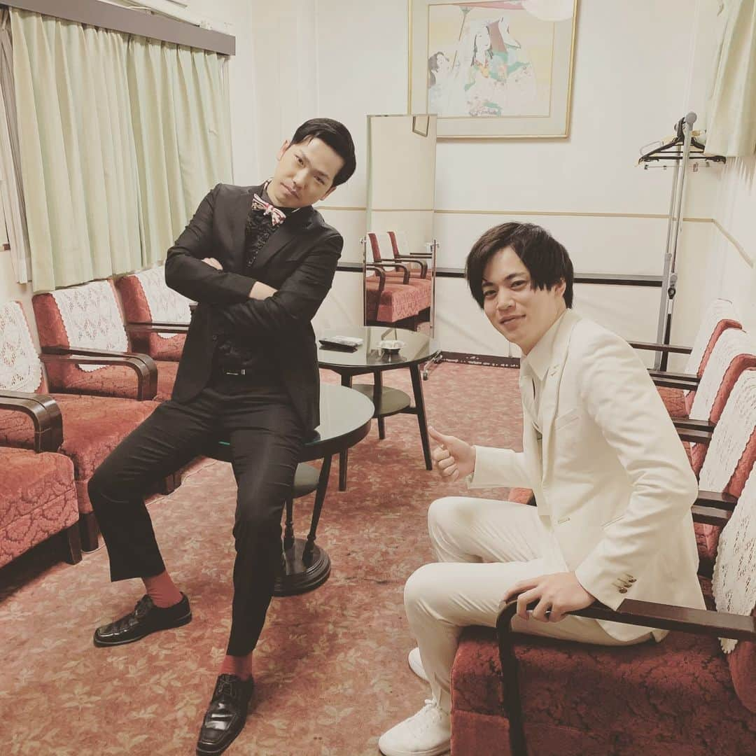 よしもと祇園花月さんのインスタグラム写真 - (よしもと祇園花月Instagram)「本日前説の武者武者のお2人📸🙌 今日は19:00開演で よるよる新喜劇もありますよー🤩❣️ お仕事終わりにぜひお越しください🍉 #よしもと祇園花月 #祇園花月 #京都 #武者武者 #よるよる新喜劇 #仕事終わり #寄り道 #ぜひ」5月15日 12時37分 - gionkagetsu