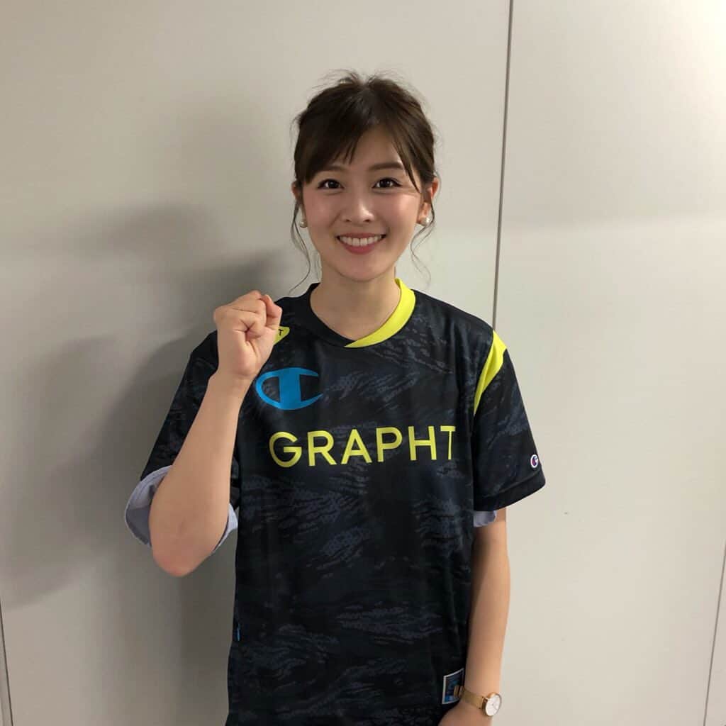 中村秀香のインスタグラム：「eスポーツ の大会に挑戦した様子を 今日の #すまたん で放送しました。  結果は…。 大阪予選突破ならず😭でした…。 応援してくださった皆様ありがとうございました。  ただ！ これをきっかけに、大会が終わった後も #ぷよぷよ にハマっております。  大会は終わりましたが、 今後また #eスポーツ の取材や、 再度大会に挑戦するために頑張っていきたいです✨  また動きがあり次第お伝えします😆 続報をお待ちください✨」