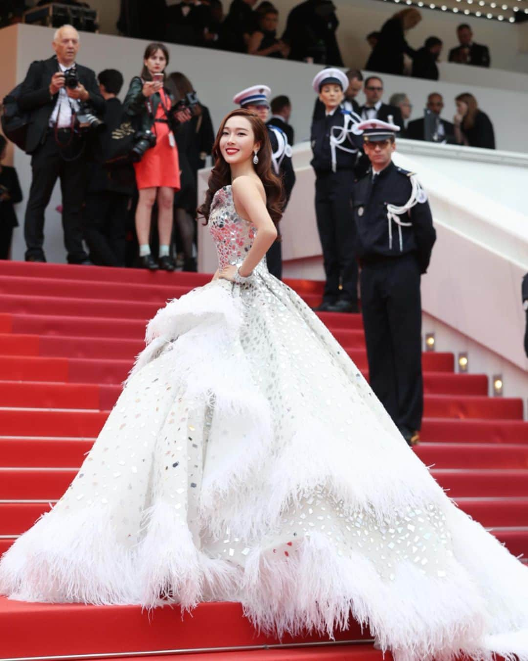 ジェシカ さんのインスタグラム写真 - (ジェシカ Instagram)「An exquisite touch of @chopard frosting at #cannesfilmfestival ❄️💎 #chopardlovescinema #starsinchopard」5月15日 11時39分 - jessica.syj