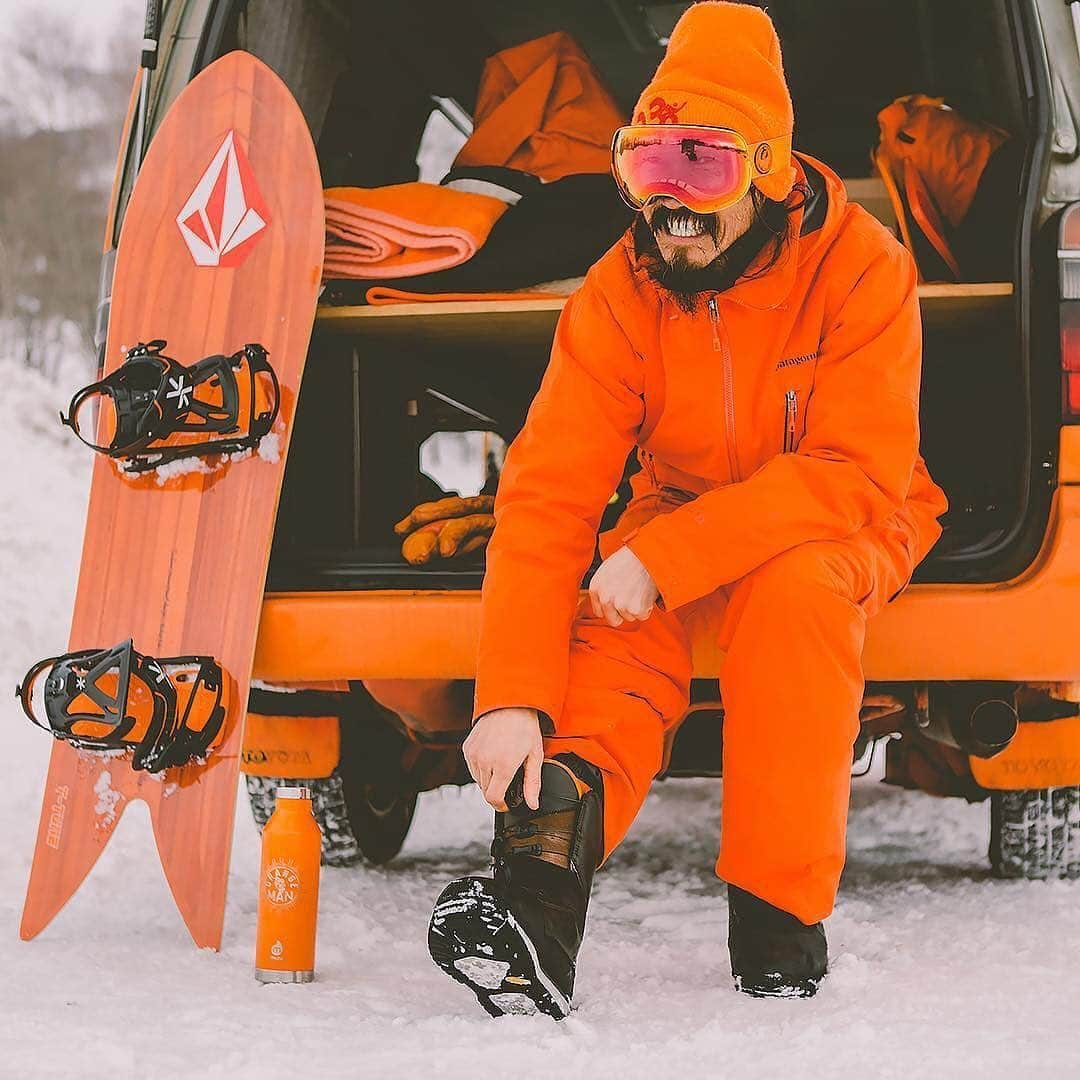 VolcomJapanさんのインスタグラム写真 - (VolcomJapanInstagram)「🍊Truly Orange @namasuteyama 🍊 PISTOL SUN SHADE🚐 📷: @samingles  VOLCOM STORE各店および正規ディーラーにて発売中🧡 #Volcom #VolcomJapan #TrueToThis #VolcomFamily #orangeman #ボルコム」5月15日 11時42分 - volcomjapan