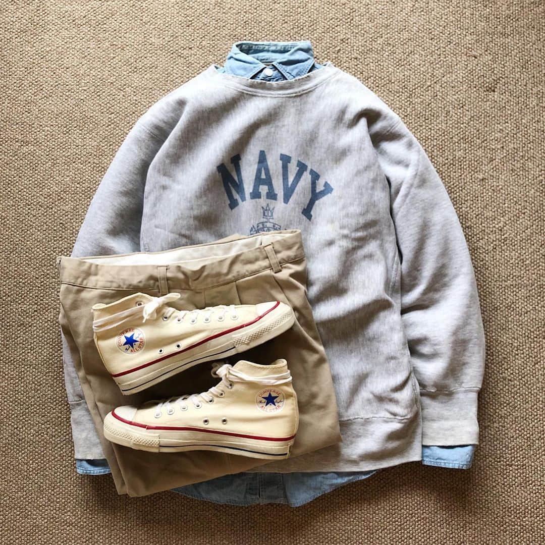 the.daily.obsessionsのインスタグラム：「Today's Outfit. ↓ ＊80's Vintage U.S.Navy #Champion Reverse Weave Sweat Shirt ＊50's Vintage #Pepperell Chambray Work Shirt ＊90's Vintage #PoloRalphLauren Chino Trousers ＊80's Vintage #Converse All Star Hi Made in USA」