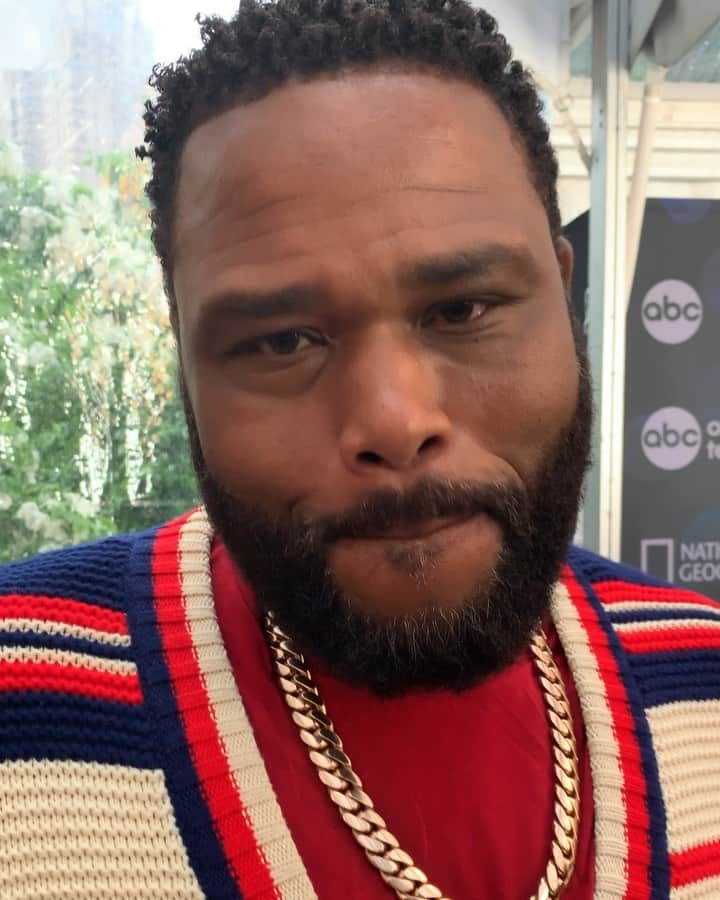 アメリカン・ブロードキャスティング・カンパニーのインスタグラム：「@blackishabc’s @anthonyanderson has joined Live in Front of a Studio Audience: Norman Lear’s All in the Family and The Jeffersons! Watch it LIVE on Wednesday, May 22. #LiveInFrontOfAStudioAudience #ABCUpfront」
