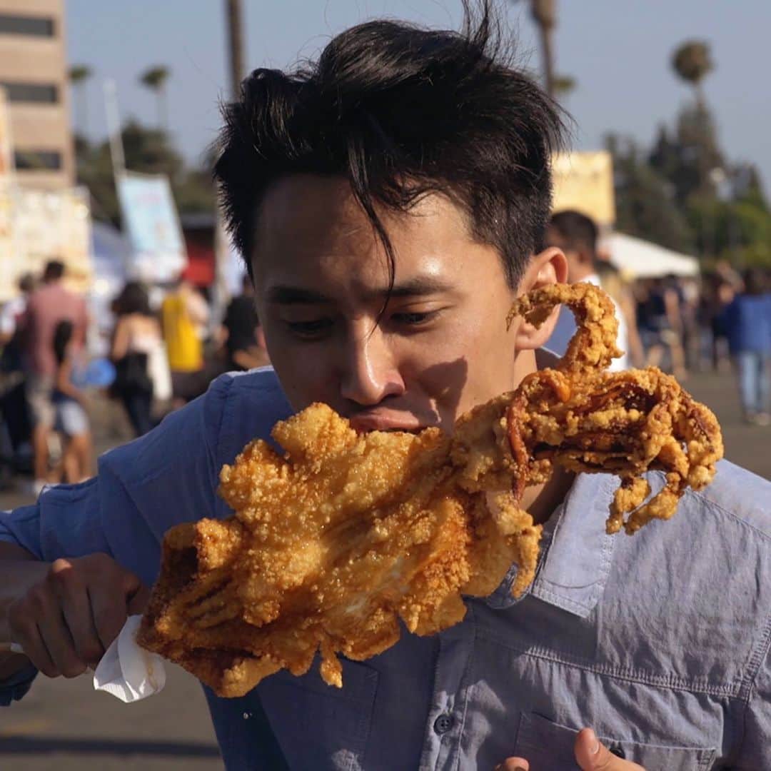 NBC Newsさんのインスタグラム写真 - (NBC NewsInstagram)「A new web series featuring celebrities, including actor Daniel Dae Kim and #CrazyRichAsians director Jon M. Chu, aims to explore the history and the cultural impact of Asian food, from night markets to how food is shared on social media. Click the link in our bio for more. #apahm . 📷 Stage 13」5月15日 12時10分 - nbcnews