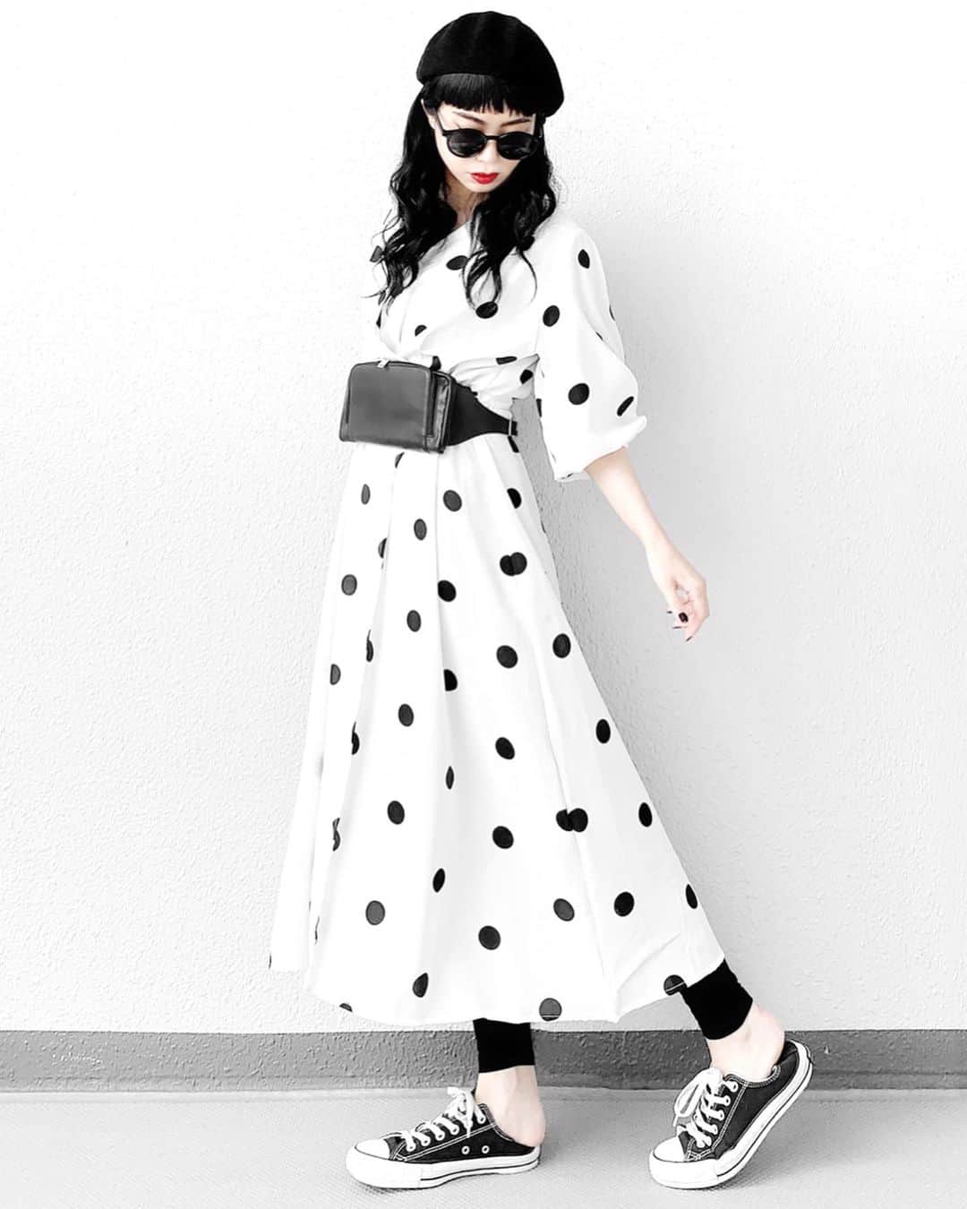 lve_xxxxのインスタグラム：「.﻿ .﻿ @lveu.official ﻿ ﻿ 今夜(3/15 19:00)より再入荷﻿ ☑︎Dot one-piece﻿ ﻿ 合わせるアイテムによって カジュアルにもキレイ目にも∞✧﻿ 着て頂けるワンピです☺︎﻿ ﻿ 透け感のある素材で﻿ センター部分が開いているので﻿ インナーは必須です。﻿ ﻿ 私はペチコートと合わせて﻿ 着用しております💁🏻‍♀️﻿ ※2枚目参照﻿ ﻿ リクエスト多数の人気itemですのめ﻿ お早めにチェック宜しくお願い致します🖤﻿ ﻿ 白黒迷われてる方がいらっしゃり﻿ おススメを聞かれるのですが…﻿ 私も、選べない🤭🤭🤭爆﻿ ﻿ ﻿ －－－－－－－－－－－－－－－－－－﻿﻿﻿﻿﻿﻿﻿﻿﻿﻿﻿﻿﻿﻿﻿﻿﻿﻿﻿ ﻿﻿﻿﻿﻿﻿﻿﻿﻿﻿﻿﻿﻿﻿﻿﻿﻿﻿﻿ item詳細(ブランド・サイズ等)に﻿﻿﻿ 関しましては﻿﻿﻿﻿﻿﻿﻿﻿﻿﻿﻿【WEAR】を﻿﻿﻿ ご参照くださいませ🙇‍♀️♡﻿﻿﻿﻿﻿﻿﻿﻿﻿﻿﻿﻿﻿﻿ ﻿﻿﻿ WEAR ： lvexxxx ﻿ ﻿﻿﻿ －－－－－－－－－－－－－－－－－－﻿﻿﻿ ﻿﻿」