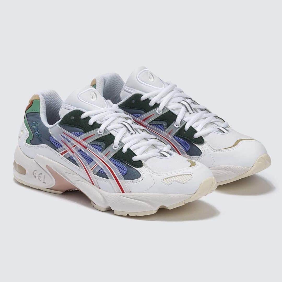 HYPEBEASTさんのインスタグラム写真 - (HYPEBEASTInstagram)「@hypebeastkicks: Our HYPEBEAST retail store @hbx and @asicstiger’s GEL-KAYANO 5 OG “Web 1.0” is slated to release on May 28 for £140 GBP (approx. $180 USD) at HBX’s website. Who’s copping a pair? Photo: HBX」5月15日 12時27分 - hypebeast