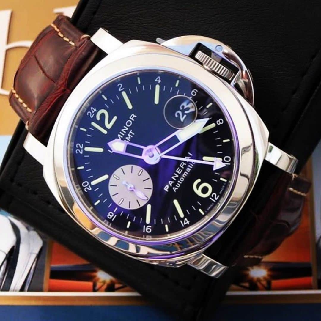 パネライのインスタグラム：「Might be a busy dial for a #Panerai but I absolutely love the #PAM88 Luminor GMT. What about you? Pic by @whiskywatches #paneraicentral」