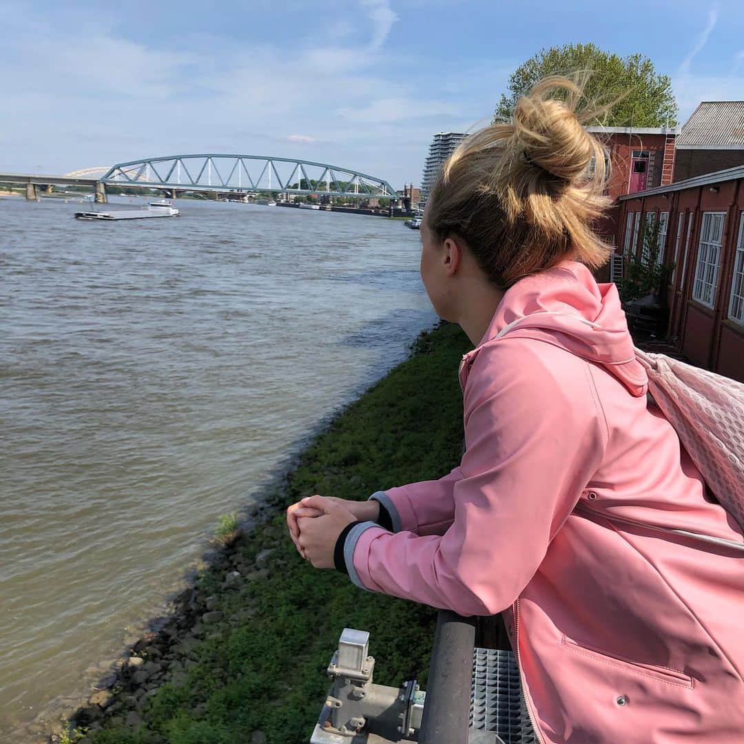 セリーヌ・バン・ガーナーのインスタグラム：「When you open your mind you see the prettiest views 💟」
