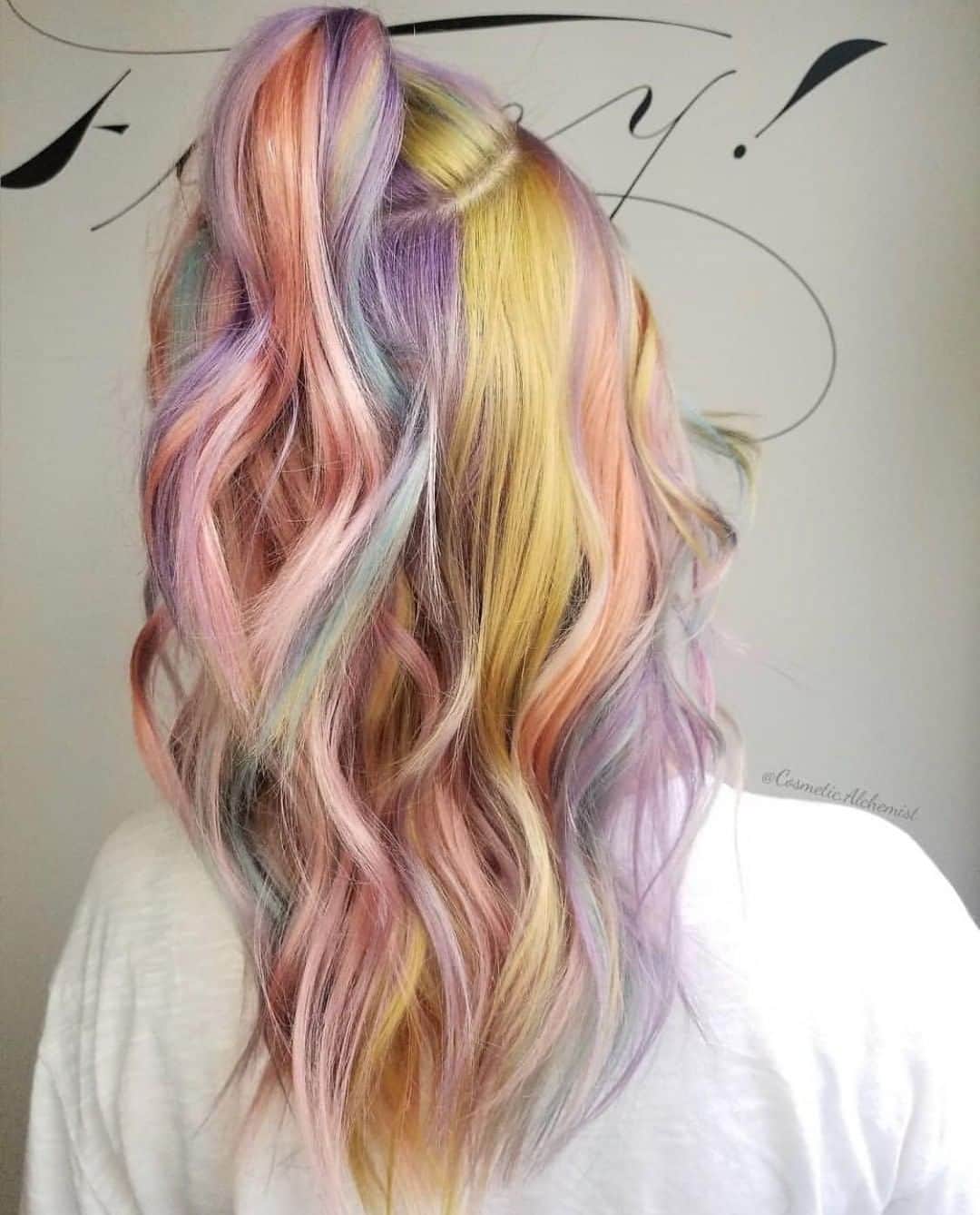 CosmoProf Beautyさんのインスタグラム写真 - (CosmoProf BeautyInstagram)「Spring is for PASTELS 💐 ✨ "On the crown, I did a circle section and split it into 5 triangles! The rest of the head I color-blocked in alternating triangles(ish) sections of my 5 pastel @joico Intensity formulas!" Hair by #CosmoPro @cosmetic.alchemist ✨ Find all your favorite #Joico colors and lighteners at #cosmoprofbeauty where you are #licensedtocreate . . #repost #joicointensity #pastelhair #unicornhair #rainbowhair #colorfulhair」5月15日 5時00分 - cosmoprofbeauty