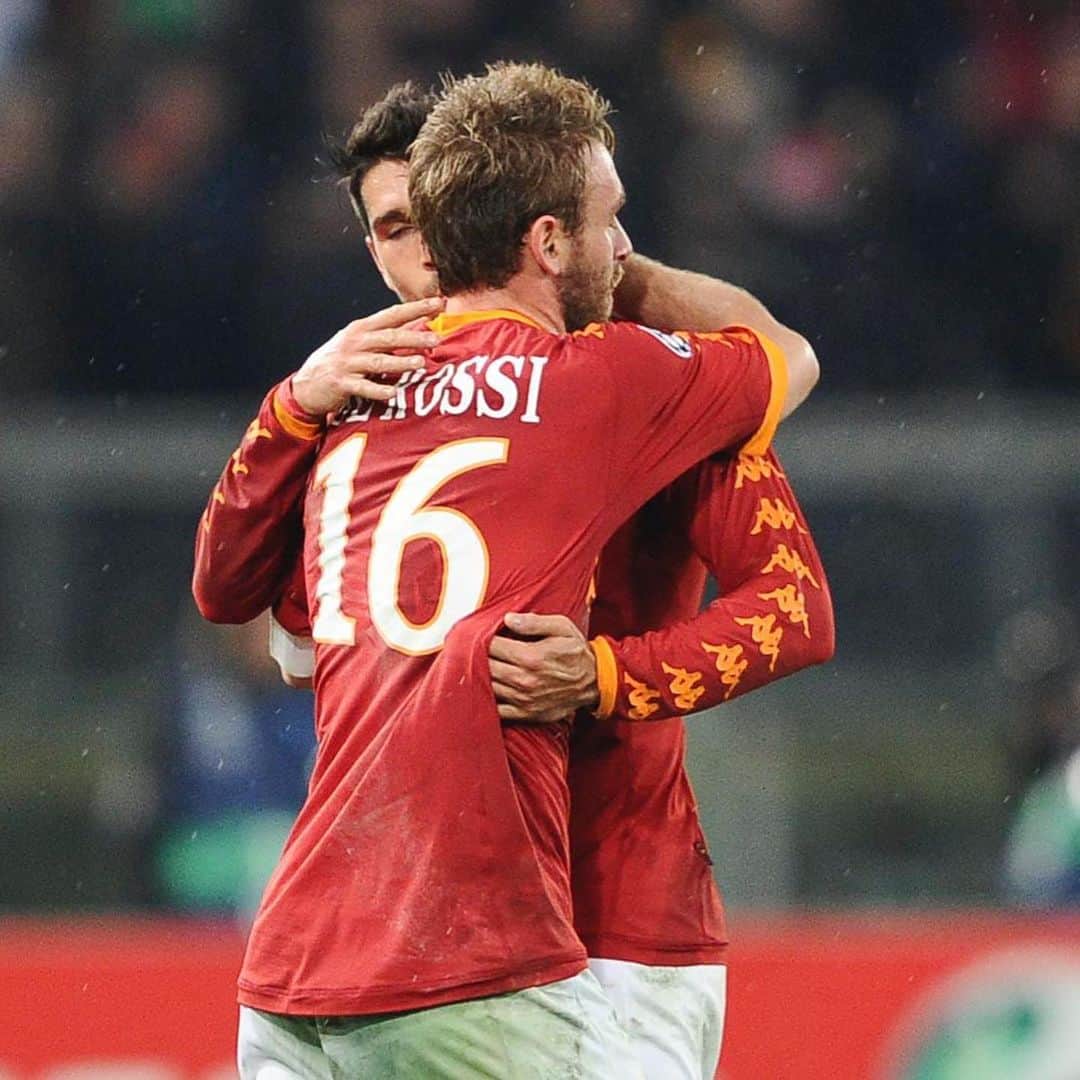 マルコ・ボリエッロのインスタグラム：「Felice di aver condiviso parte della tua strepitosa carriera! Ti voglio bene amico mio ❤️ All the best ✌🏻 #danielederossi」