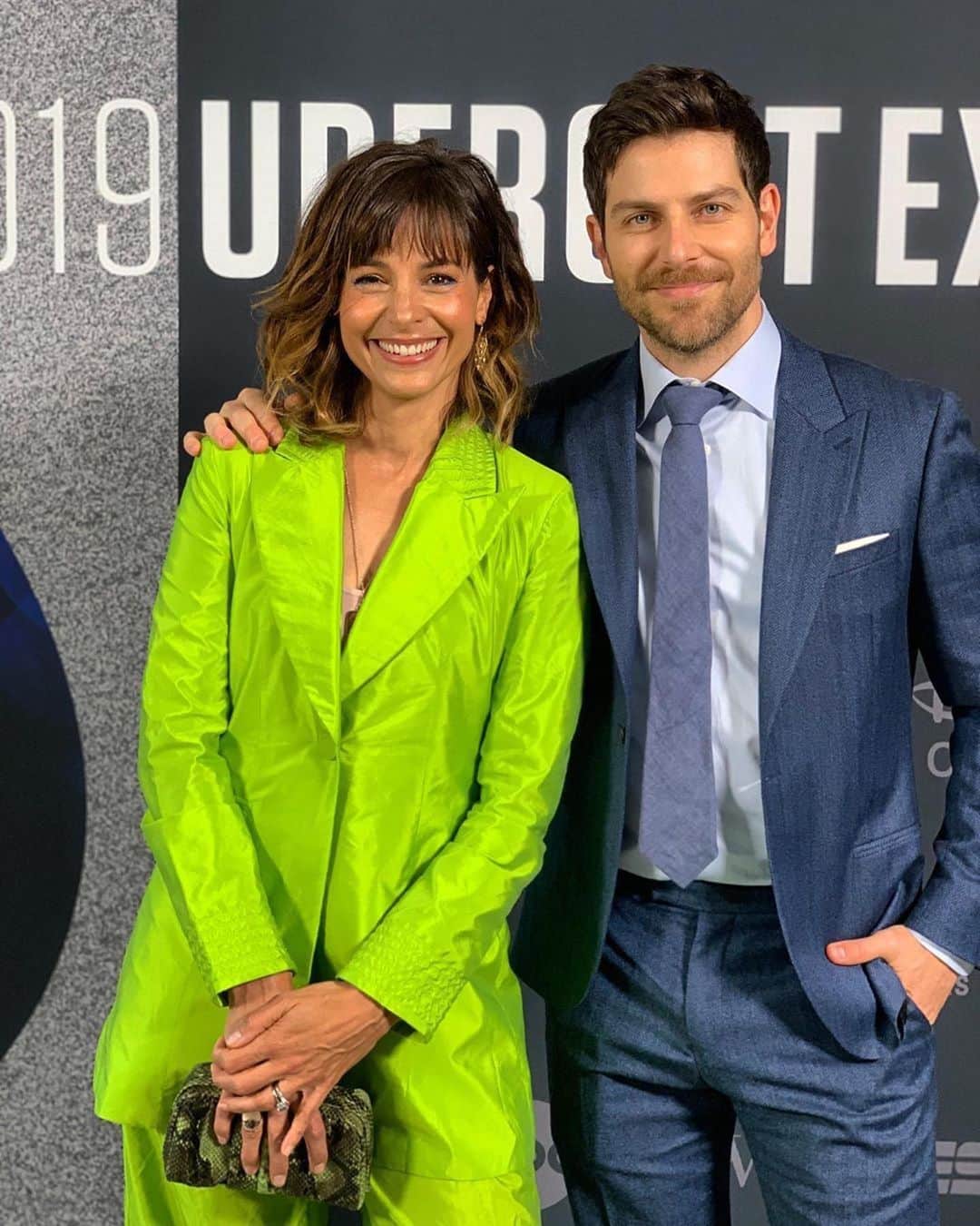 アメリカン・ブロードキャスティング・カンパニーのインスタグラム：「@millionlittlethingsabc's @stephshortstak and @mrgiuntoli looking fabulous as ever at the #ABCUpfront! 🙌 #AMillionLittleThings」