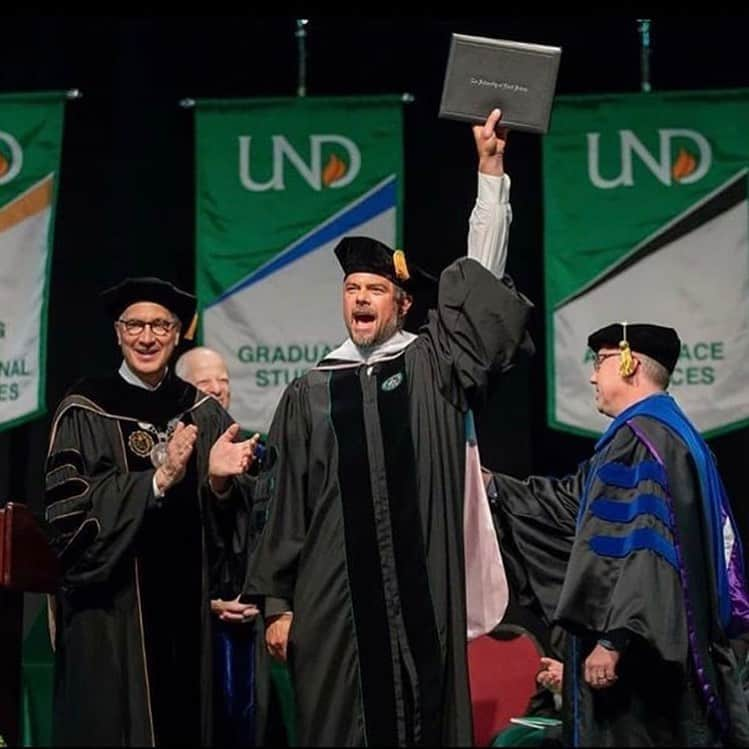 ジョシュ・デュアメルさんのインスタグラム写真 - (ジョシュ・デュアメルInstagram)「Thank you University of North Dakota for this tremendous honor. So proud to have been a part of the 2019 commencement surrounded by the accomplished graduates taking the next step toward their futures. (you don’t have to call me Dr. Duhamel ... unless you want to...) #classof2019 @uofnorthdakota」5月15日 5時31分 - joshduhamel