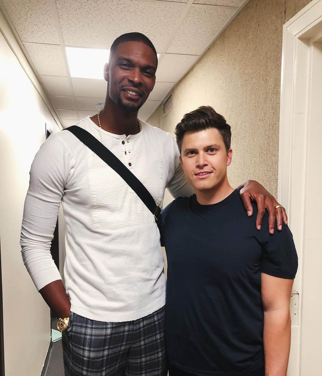 クリス・ボッシュさんのインスタグラム写真 - (クリス・ボッシュInstagram)「Got to stop by @nbcsnl last week in #NYC and hang with @colinjost. Man, Weekend Update is one of my favorite SNL skits and has had me cracking up for YEARS. @chethinks, where you at! #SNL #SaturdayNightLive #WeekendUpdate」5月15日 5時40分 - chrisbosh