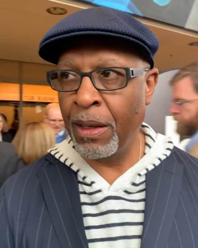 アメリカン・ブロードキャスティング・カンパニーのインスタグラム：「@greysabc's @therealjamespickens celebrating #GreysAnatomy at the #ABCUpfront!」