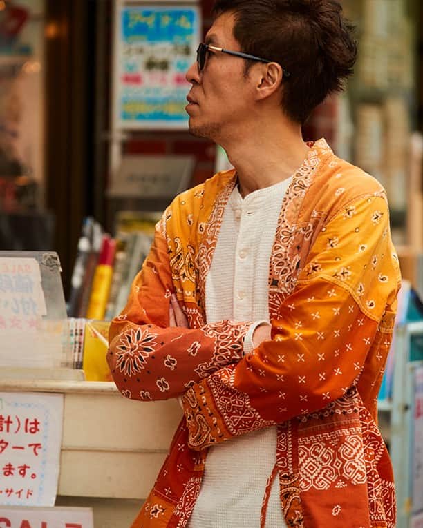 MR PORTERのインスタグラム：「We met Mr @ino_hidefumi in Jinbocho – a district famed for its used-book stores – and Harajuku, in the renowned synth shop Five G. Head to the link in bio to read what happened next... #MRPORTERTheJapanEdit #日本特集 🇯🇵 ⠀ -⠀ Jacket @kapitalglobal (1126111) as part of The Japan Edit.」