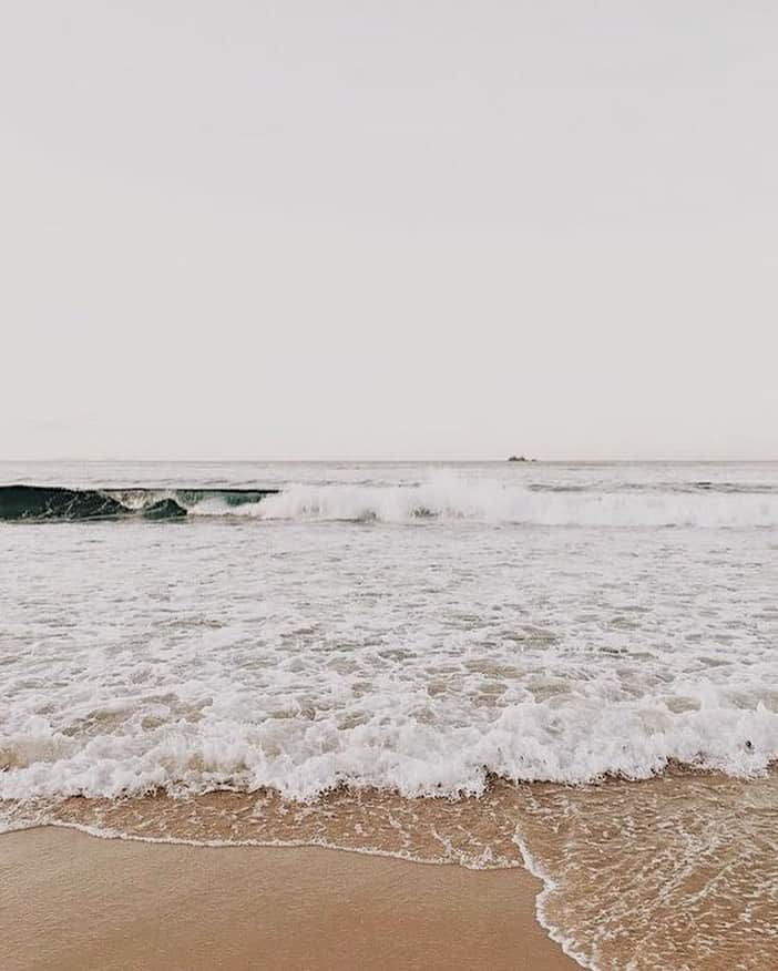 のインスタグラム：「The perks of being a California-based brand. Salty ocean air, sand between our toes. Embracing life's simple pleasures.」
