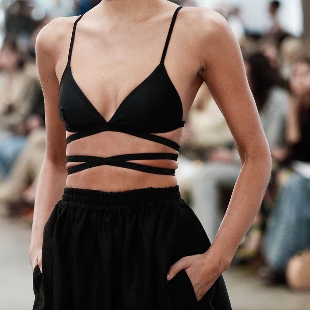 Fashion Weekのインスタグラム：「Major vacation inspiration on the @matteau runway at @fashionweekaus. #MBFWA」