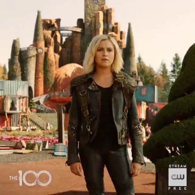 JR・ボーンのインスタグラム：「Hoping y’all find peace in tonight’s episode.  #Repost @cw_the100 ・・・ They don't want to fight. New episode tonight at 9/8c! #The100」