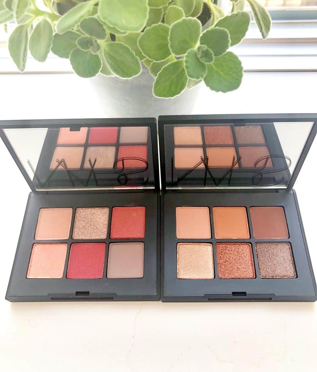 美舟さんのインスタグラム写真 - (美舟Instagram)「★VOYDGEUR Eye Shadow Palette★ この色味は使いやすいね😊❣️ 左から#hibiscus #copper」5月15日 6時53分 - mifune2014