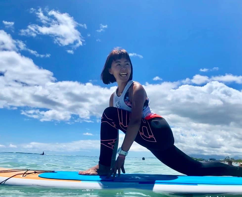 田中律子さんのインスタグラム写真 - (田中律子Instagram)「YOGA FEST HAWAII2019🌴 @yogafest_jp  @japansupyogaassociation  @kapalili_hawaii  日本サップヨガ協会×ハワイサップヨガ協会  初コラボでサップクルージング、サップヨガレッスンを開催しました🏄‍♀️🌞 最高なお天気のハワイで、サップヨガ🏄‍♀️🧘‍♂️落ちたり、プルプルしたり、ゲラゲラ笑ってみんなハート♥️がパッカーンッてオープンになりました🤩  参加してくれたみなさま、本当にありがとうございました🙏日本でもサップヨガ一緒にやりましょーね🤙  日本サップヨガ協会サップヨガフェスタスケジュール🗓 🌟5月19日 熱海サップヨガフェスタ2019 熱海サンビーチにて。 🌟6月2日 琵琶湖パイレーツハーバー サップヨガフェスタ 🌟7月21日 大磯ロングビーチ サップヨガフェスタ  詳しくは @japansupyogaassociation  日本サップヨガ協会公式HPまで🏄‍♀️ #yoga  #supyoga  #jsya  #日本サップヨガ協会  #ハワイサップヨガ協会  #yogalife  #beachlife」5月15日 6時53分 - ri2kotanaka