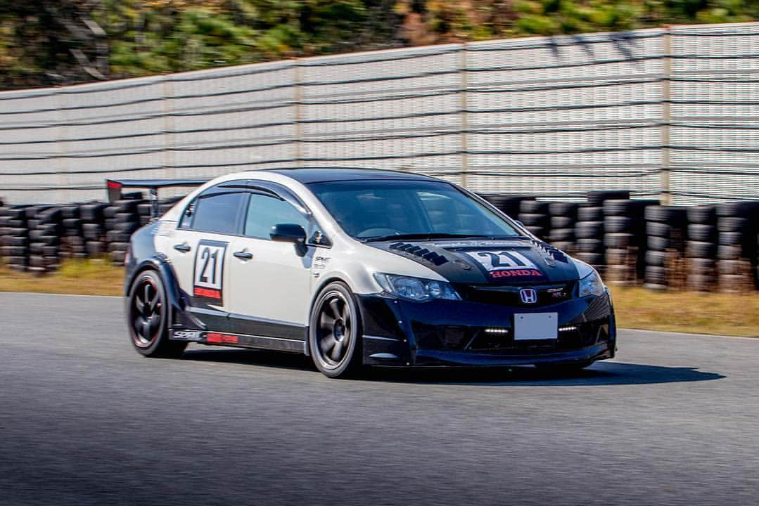 mistbahnさんのインスタグラム写真 - (mistbahnInstagram)「_ Honda FD2 Civic ASLAN @horiton_ton 's track car _ Shot on 11-Nov 2018 "Race only for HONDA Track Cars" organized by @aslan_inc_japan at Central Circuit (Hyogo, Japan) owner: @horiton_ton tuner: @aslan_inc_japan photo: @mistbahn _ _ JP) 2018年11月11日、セントラルサーキットで開催されたアスランさん( @aslan_inc_japan )主催の「ホンダ・ワンメイク・レース」にて撮影。 _ _ #aslan #アスラン #hondaonemakerace #aslan_inc_japan #centralcircuit #セントラルサーキット #civic #hondacivic #ホンダシビック #シビック #fd2 #fd2typer #typer #csx #acuracsx #kseries #osakajdm #kanjo #kanjostyle #kanjoracer #templeracing #テンプルレーシング #trackcar #trackstyle #trackspec #timeattack #timeattackjapan #mugenrr #mugen無限power #mugen」5月15日 6時58分 - mistbahn