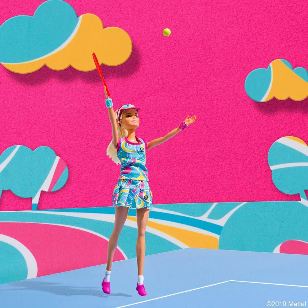 バービーさんのインスタグラム写真 - (バービーInstagram)「It’s all about the L🎾VE! ⁣ ⁣ Shop the #SergioTacchini #Barbie Tennis Collection for women and girls via SergioTacchini.com.」5月15日 6時59分 - barbie