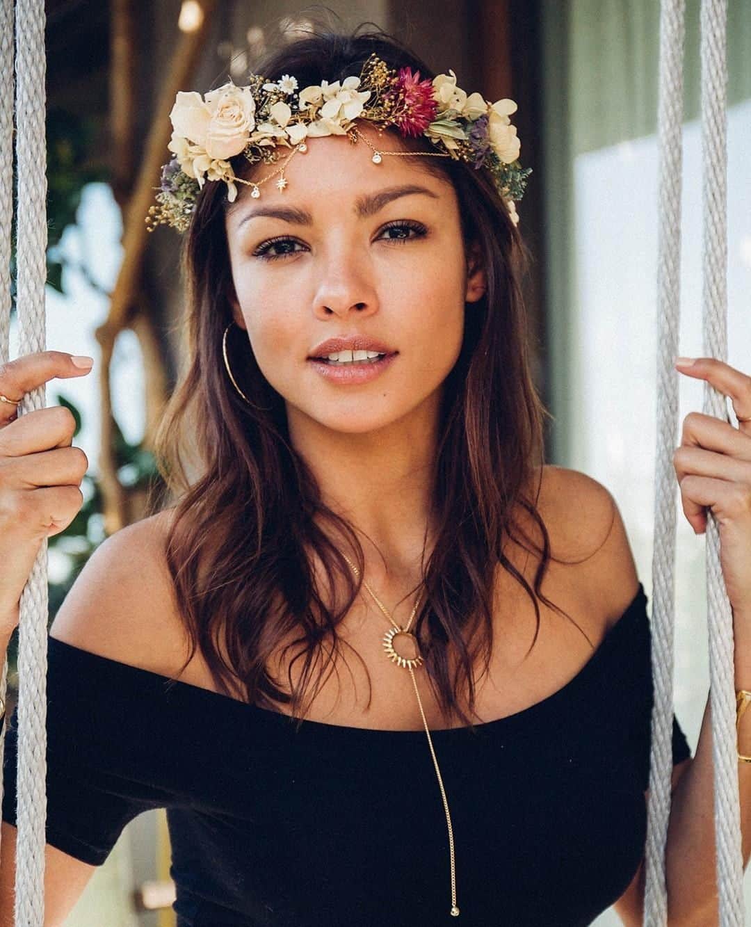 のインスタグラム：「Princess for a day?👑⠀ .⠀ .⠀ .⠀ .⠀ .⠀ .⠀ .⠀ .⠀ #jewelry #jewellery #necklace #ring #earrings #bracelet #gold #rings #accessories #jewelrygram #bling #jewels #sparkle #glitter #instajewelry #jewelrydesigner #bracelets #fashionjewelry #shine #braceletstacks #braceletsoftheday #instajewelry #bohojewelry #bohemianjewelry #gypsyjewelry #glitter #bohostyle #boldstyle #aboutalook⁣⠀」