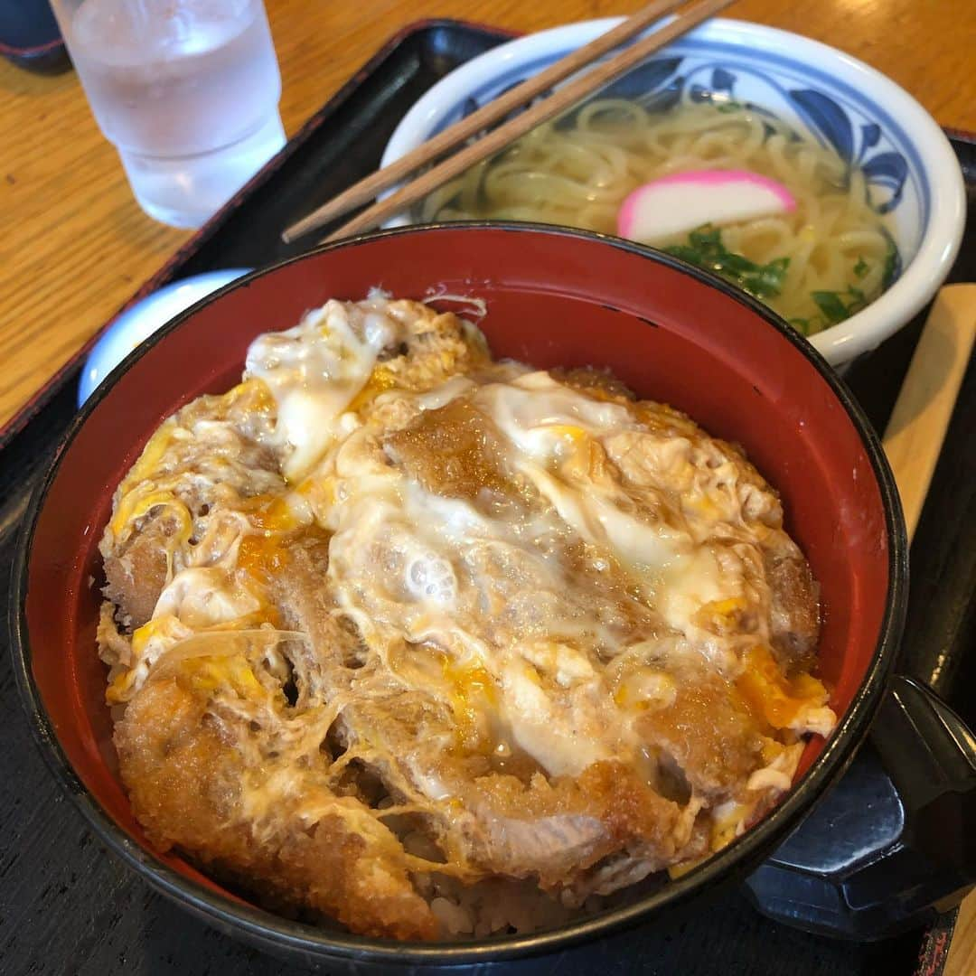 浅香圭（コラゾン）さんのインスタグラム写真 - (浅香圭（コラゾン）Instagram)「久兵衛☆カツ丼 小盛うどんセット 840円  #天ぷら#うどん#温泉 #イラスト#久兵衛 #マンガ#らくがき #お弁当#food#モデル #イケメン#art#新宿 #ランチ#福岡 #豊前裏打会#カツ丼 #黄金町商店街#ラーメン #渋谷#九州#ダイエット #おかず#メイク#筋トレ #撮影#お昼ごはん#デザイン #ヘアスタイル#lunch」5月15日 12時50分 - keiasaka