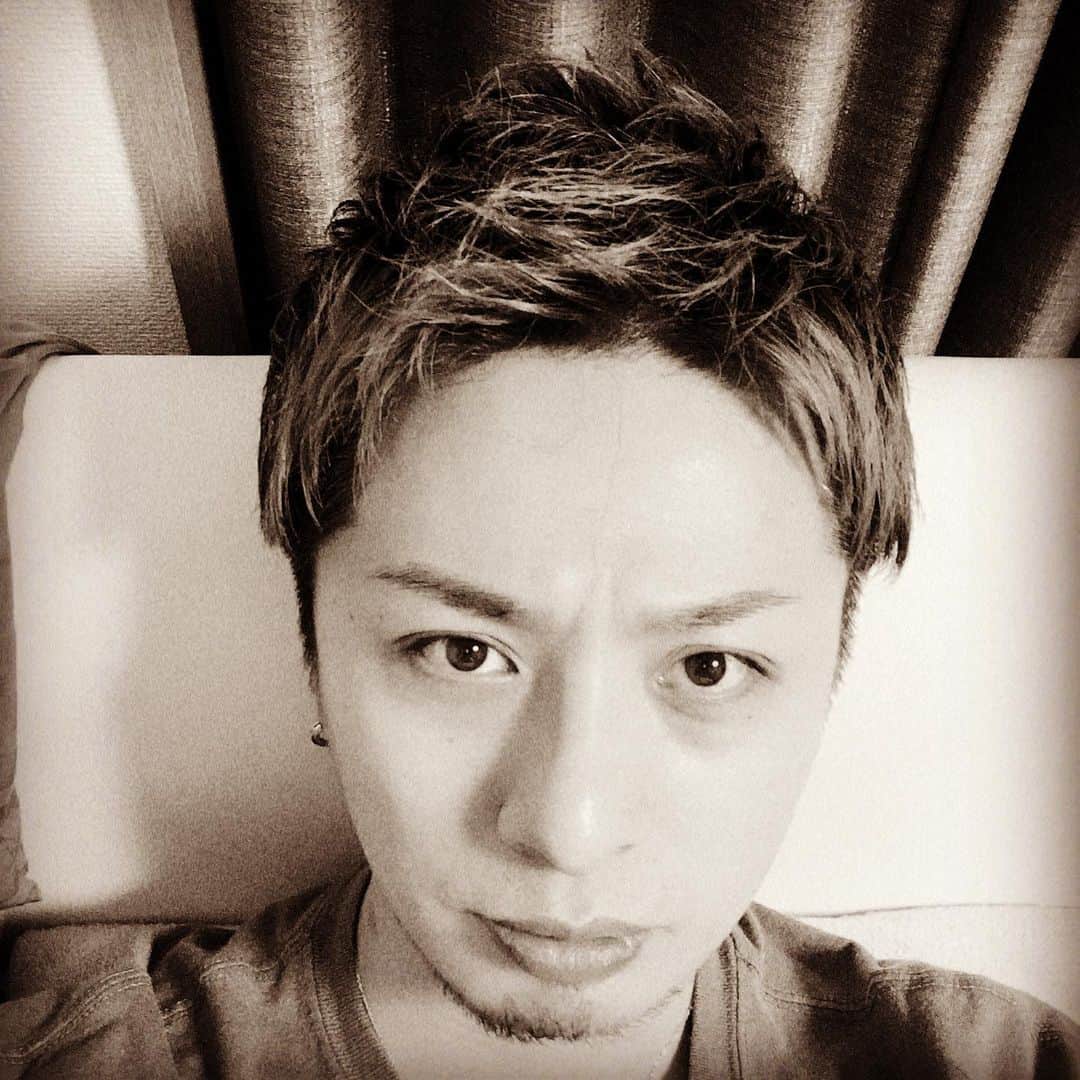 北見寛明のインスタグラム：「インスタに #今日もモテた明日もモテるだろうとか #カッコいいって言われすぎて耳休ませたいとか #くそどヤバイ事ばかり書いてたら #大阪のホストの方から #僕の方がモテるのから戦いましょう #とDMがきた #ホストの人これだけはわかって #北見はキャラでこんなヤバイ事言ってるけど #実際は #信じられないくらいモテるよ #次元違うよ #君のモテるレベルは5才の時に既に通過してるよ」